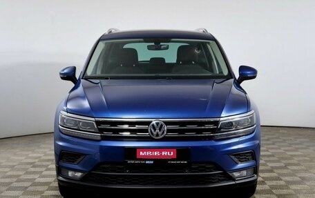 Volkswagen Tiguan II, 2018 год, 1 998 000 рублей, 2 фотография