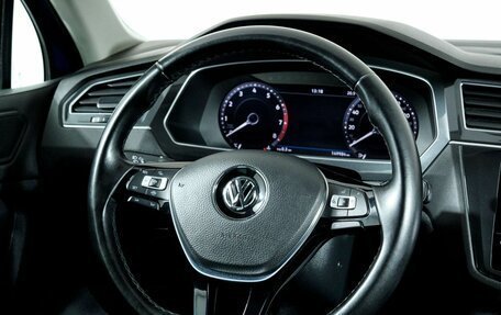 Volkswagen Tiguan II, 2018 год, 1 998 000 рублей, 17 фотография