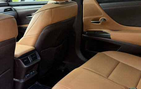 Lexus ES VII, 2021 год, 4 500 000 рублей, 14 фотография