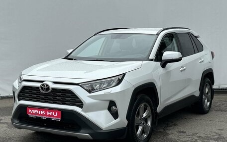 Toyota RAV4, 2021 год, 3 300 000 рублей, 1 фотография