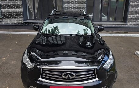 Infiniti QX70, 2014 год, 1 950 000 рублей, 2 фотография