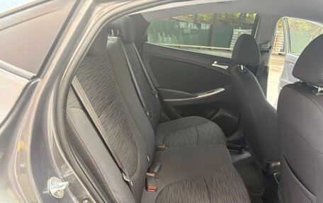 Hyundai Solaris II рестайлинг, 2015 год, 1 219 000 рублей, 16 фотография