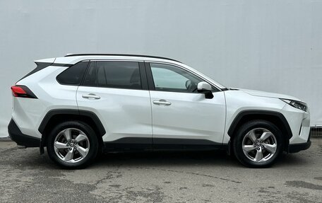 Toyota RAV4, 2021 год, 3 300 000 рублей, 4 фотография