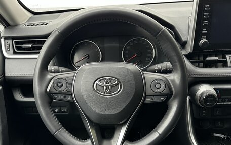 Toyota RAV4, 2021 год, 3 300 000 рублей, 12 фотография