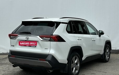 Toyota RAV4, 2021 год, 3 300 000 рублей, 5 фотография
