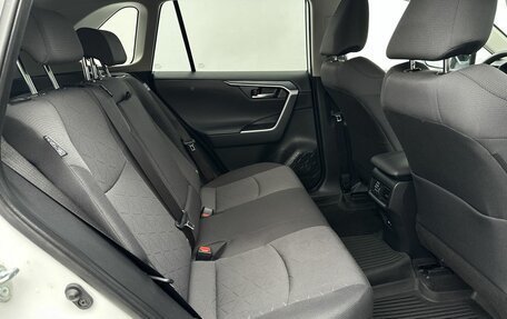 Toyota RAV4, 2021 год, 3 300 000 рублей, 14 фотография