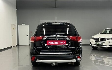 Mitsubishi Outlander III рестайлинг 3, 2016 год, 1 410 000 рублей, 4 фотография