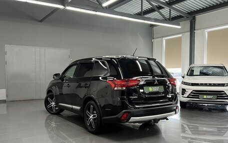 Mitsubishi Outlander III рестайлинг 3, 2016 год, 1 410 000 рублей, 6 фотография