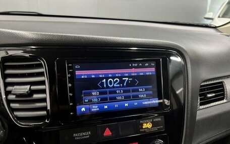 Mitsubishi Outlander III рестайлинг 3, 2016 год, 1 410 000 рублей, 14 фотография