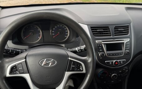 Hyundai Solaris II рестайлинг, 2011 год, 830 000 рублей, 4 фотография