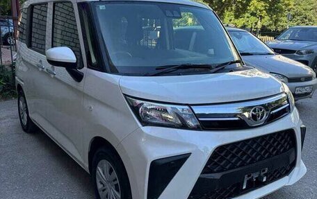 Toyota Roomy I, 2022 год, 920 000 рублей, 2 фотография
