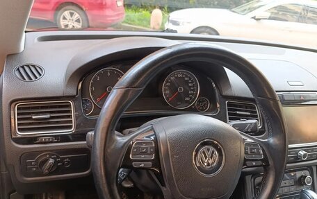 Volkswagen Touareg III, 2010 год, 1 970 000 рублей, 8 фотография