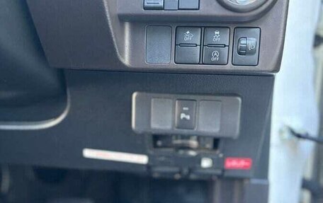 Toyota Roomy I, 2022 год, 920 000 рублей, 12 фотография