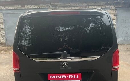 Mercedes-Benz V-Класс, 2019 год, 5 150 000 рублей, 3 фотография