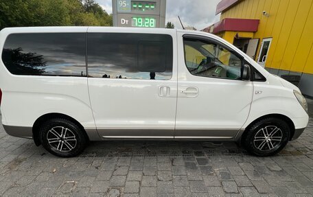 Hyundai H-1 II рестайлинг, 2011 год, 1 500 000 рублей, 4 фотография