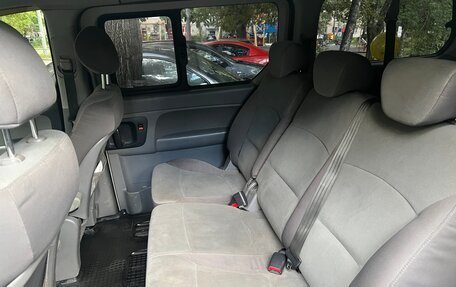Hyundai H-1 II рестайлинг, 2011 год, 1 500 000 рублей, 9 фотография