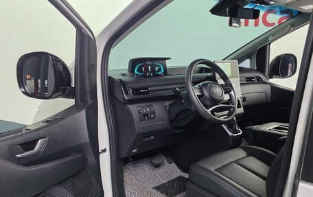 Hyundai Staria, 2024 год, 4 794 000 рублей, 3 фотография