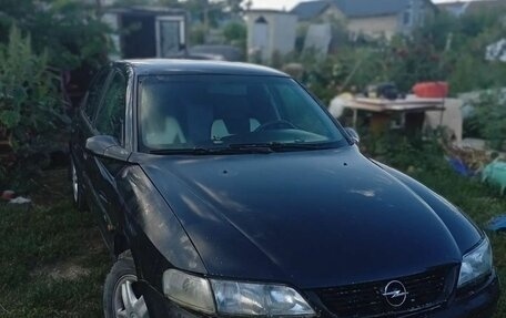 Opel Vectra B рестайлинг, 1997 год, 350 000 рублей, 1 фотография