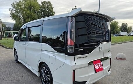 Honda Stepwgn IV, 2021 год, 2 350 000 рублей, 3 фотография
