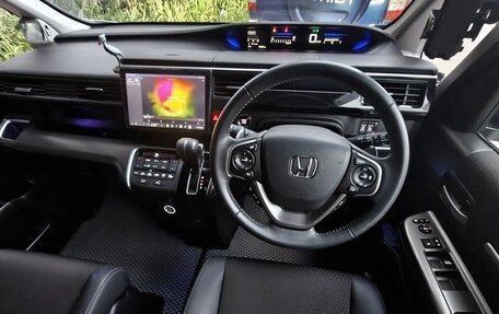 Honda Stepwgn IV, 2021 год, 2 350 000 рублей, 17 фотография