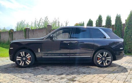 Rolls-Royce Cullinan, 2020 год, 32 000 000 рублей, 3 фотография