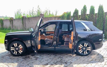 Rolls-Royce Cullinan, 2020 год, 32 000 000 рублей, 4 фотография