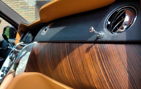 Rolls-Royce Cullinan, 2020 год, 32 000 000 рублей, 11 фотография