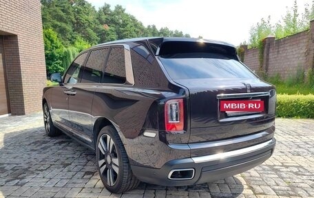 Rolls-Royce Cullinan, 2020 год, 32 000 000 рублей, 5 фотография