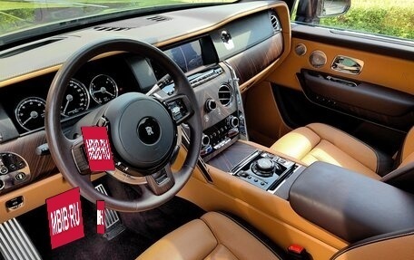 Rolls-Royce Cullinan, 2020 год, 32 000 000 рублей, 6 фотография