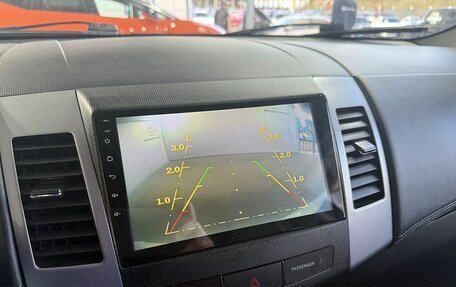 Mitsubishi Outlander III рестайлинг 3, 2010 год, 1 300 000 рублей, 13 фотография