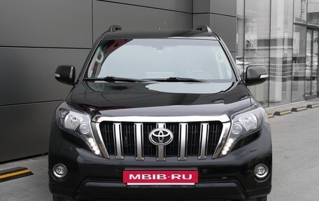 Toyota Land Cruiser Prado 150 рестайлинг 2, 2016 год, 3 697 000 рублей, 2 фотография