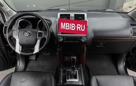 Toyota Land Cruiser Prado 150 рестайлинг 2, 2016 год, 3 697 000 рублей, 13 фотография