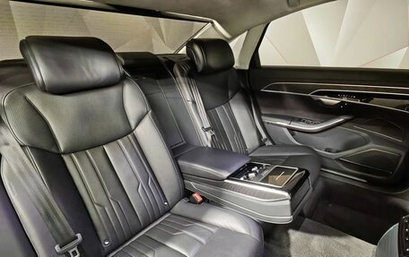 Audi A8, 2018 год, 3 595 000 рублей, 17 фотография
