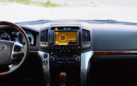 Toyota Land Cruiser 200, 2008 год, 2 490 000 рублей, 30 фотография