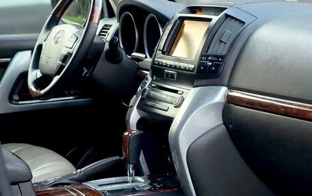 Toyota Land Cruiser 200, 2008 год, 2 490 000 рублей, 26 фотография