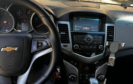 Chevrolet Cruze II, 2011 год, 800 000 рублей, 9 фотография