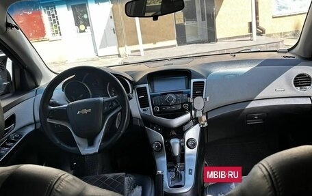 Chevrolet Cruze II, 2011 год, 800 000 рублей, 6 фотография