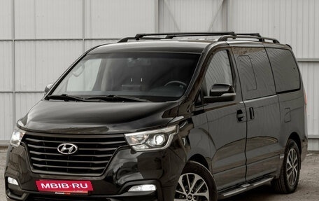 Hyundai Grand Starex Grand Starex I рестайлинг 2, 2020 год, 2 890 000 рублей, 3 фотография