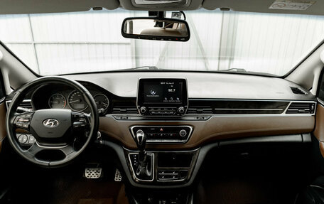 Hyundai Grand Starex Grand Starex I рестайлинг 2, 2020 год, 2 890 000 рублей, 12 фотография