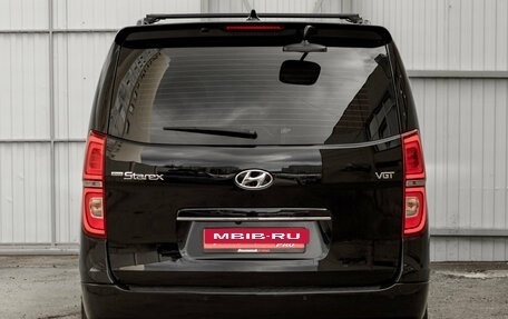 Hyundai Grand Starex Grand Starex I рестайлинг 2, 2020 год, 2 890 000 рублей, 7 фотография