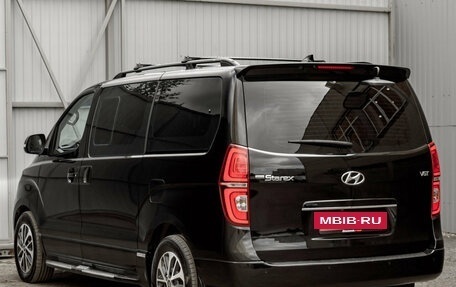 Hyundai Grand Starex Grand Starex I рестайлинг 2, 2020 год, 2 890 000 рублей, 6 фотография