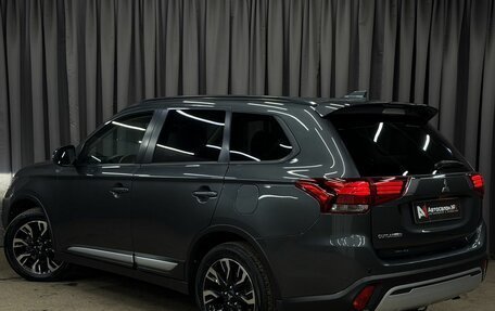 Mitsubishi Outlander III рестайлинг 3, 2022 год, 2 629 777 рублей, 4 фотография