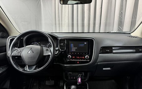 Mitsubishi Outlander III рестайлинг 3, 2022 год, 2 629 777 рублей, 14 фотография