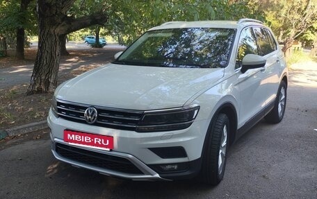 Volkswagen Tiguan II, 2017 год, 2 050 000 рублей, 3 фотография