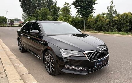 Skoda Superb III рестайлинг, 2023 год, 1 910 444 рублей, 3 фотография