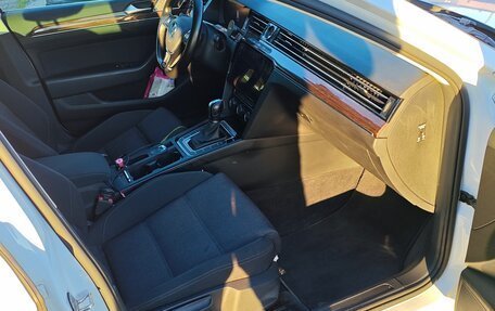 Volkswagen Passat B8 рестайлинг, 2019 год, 1 950 000 рублей, 17 фотография