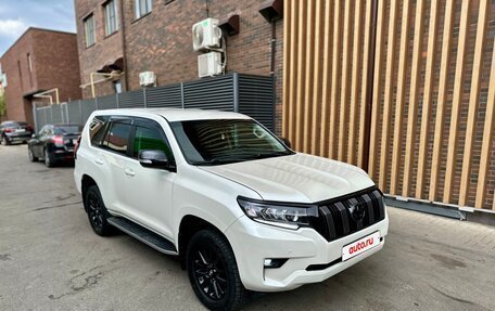 Toyota Land Cruiser Prado 150 рестайлинг 2, 2015 год, 4 200 000 рублей, 2 фотография