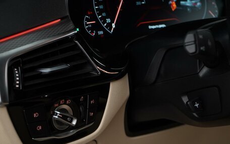 BMW 5 серия, 2018 год, 3 599 053 рублей, 13 фотография