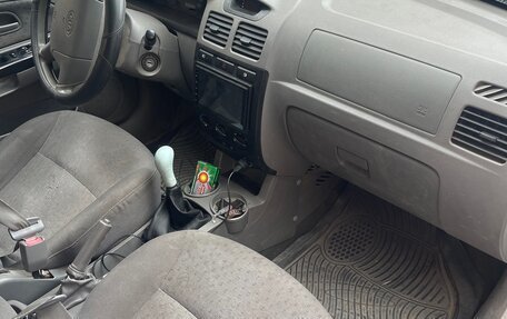 KIA Rio II, 2002 год, 220 000 рублей, 9 фотография