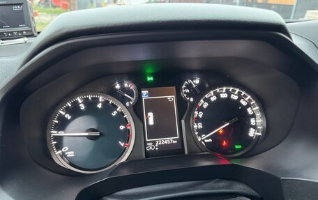 Toyota Land Cruiser Prado 150 рестайлинг 2, 2017 год, 4 700 000 рублей, 3 фотография